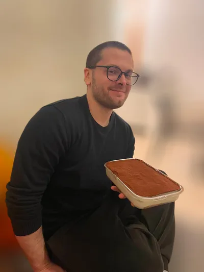 Dott. Battistin con un tiramisù - nessun cibo è proibito